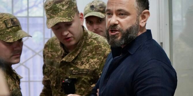 Суд починає по суті розглядати справу про держзраду Дубінського