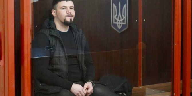 У Києві після обміну почали судити військового, якого звинувачують, що в полоні він знущався над своїми